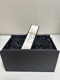 【未使用】イブサンローラン ハンドクリーム 黒箱無しのサムネイル