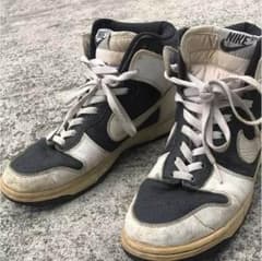 NIKEのサムネイル