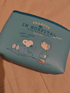 PEANUTS スヌーピー ポーチ 未使用即購入どうぞ！のサムネイル