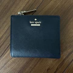 kate spade ブラック 二つ折り財布 - メルカリ