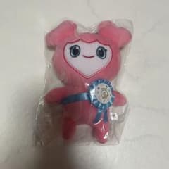 新品未使用】TWICE LOVELY モブリー ロゼット缶バッチ付きぬいぐるみ