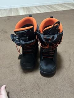 Salomon スノーボードブーツ ブラック/オレンジ - メルカリ
