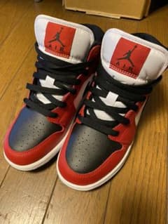 NIKE AIR JORDAN 1 mid Chicagoのサムネイル