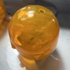 カプセルトイ ミニフィギュア 黄色カプセルのサムネイル