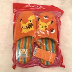 wiggle wiggle ポケモン ピカチュウスリッパ新品ルームシューズ - メルカリ
