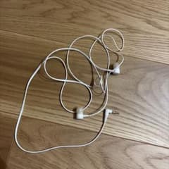 有線イヤホン ホワイトのサムネイル