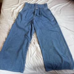 ハイウエスト デニム ワイドパンツ 3連ボタンのサムネイル