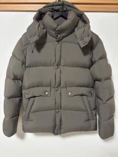 【ガンジー様専用】Pyrenex ピレネックレス　ダウンジャケット　カーキのサムネイル