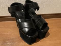 エモダ　厚底サンダルのサムネイル