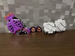 仮面ライダーギーツ　バッファコアidセット　ゾンビレイズバックル