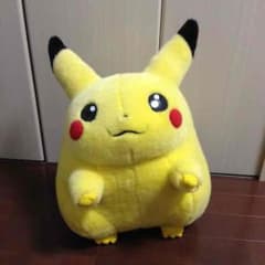ピカチュウ ぬいぐるみのサムネイル