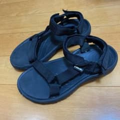 Teva サンダル　ブラック　24のサムネイル