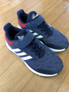 アディダス  スニーカーのサムネイル