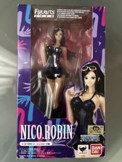 반다이 Figuarts ZERO 니코 로빈 드레스 로사