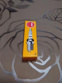 NGK スパークプラグ CPR8EA-9 2306 新品　未使用のサムネイル