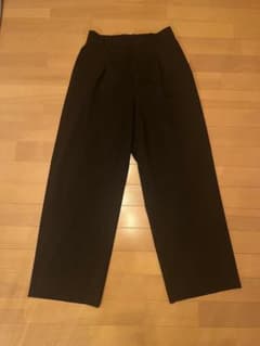 ユニクロ　タックワイドパンツ　ダークブラウン Mサイズのサムネイル