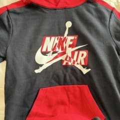 希少レアNIKE JORDAN パーカー 152-158cmのサムネイル
