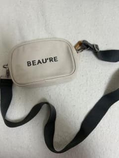BEAU'RE ベージュ ショルダーバッグのサムネイル