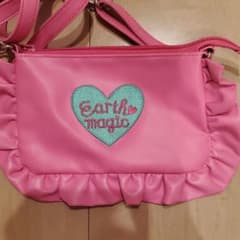 EARTHMAGIC　斜め掛けカバンのサムネイル