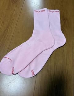r*n様 supremeピンクソックス レア 入手困難 - メルカリ