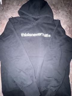 ゆ*ん様 thisisneverthat ロゴパーカー ブラック Lのサムネイル