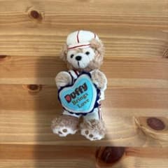 新品タグ付き❣ ダッフィー brings love ぬいぐるみバッジ ぬいば Duffy Brings Love ぬいぐるみバッジ - メルカリ