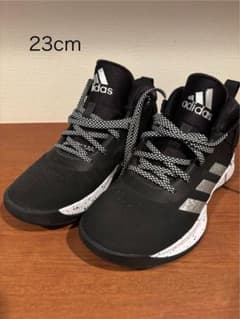 adidas バスケットボールシューズ ブラック/ホワイト　23cmのサムネイル