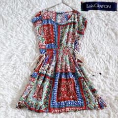 ロイスクレヨン 総柄フレンチスリーブ ひざ丈ワンピース 花柄 フラワー