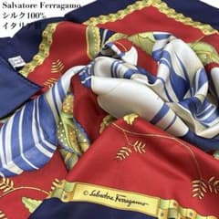 極美品✨サルヴァトーレフェラガモ シルク イタリア 大判スカーフ