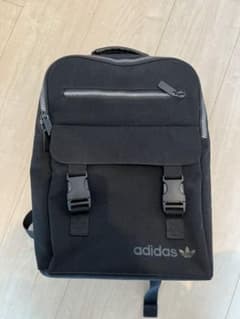 adidas リュック　鞄のサムネイル