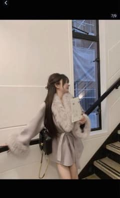ワンホン　ファー付きライトパープルのコートのサムネイル