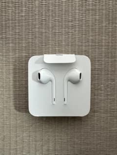 Apple 純正　ライトニング有線イヤフォン　未開封・新品のサムネイル