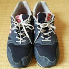 ニューバランス。紺×グレー+赤のサムネイル