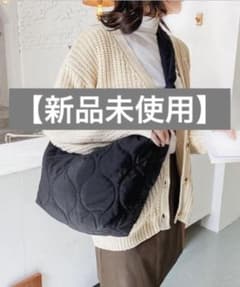 ☆最終値下げ☆【CLEA】【A4サイズ対応】中綿キルティングショルダーバッグのサムネイル