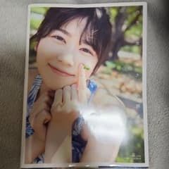 丹生明里1st写真集『やさしい関係』のサムネイル