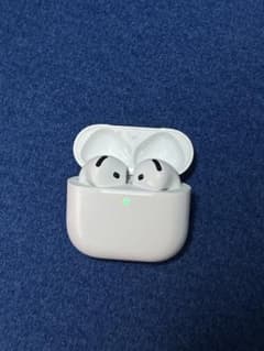 美品Apple AirPods 4 ANC 本体　箱無し　ノイズキャンセリング付のサムネイル
