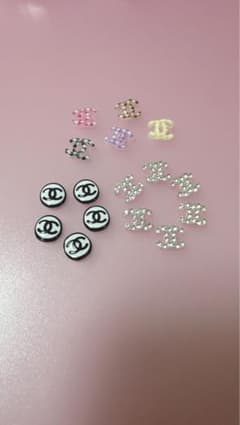 CHANEL ネイルパーツ 15個セットのサムネイル