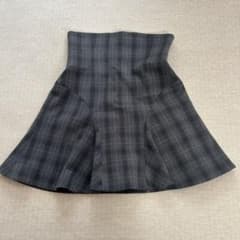 SNIDEL　ヘムフレアスカショーパン　グレー　サイズ1のサムネイル