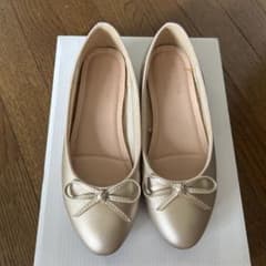 continuer de NICE CLAUP バレエシューズ ゴールドのサムネイル
