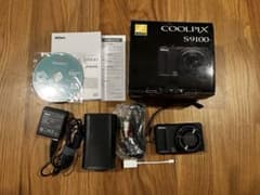 Nikon COOLPIX S9100 本体と付属品のサムネイル