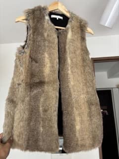ZARA Trafaluc フェイクファーベスト ブラウン系のサムネイル