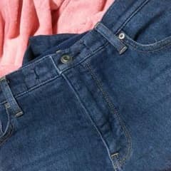 UNIQLO　EZYジーンズのサムネイル