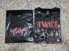 TWICE this is for Tシャツ モモ&ENEMY 2枚 M - メルカリ