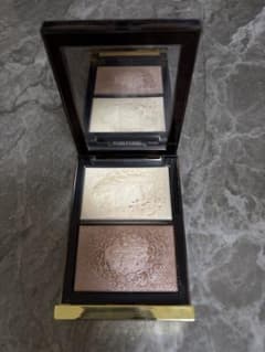 TOM FORD スキン イルミネイティング　パウダー　デュオ 01ムードライトのサムネイル