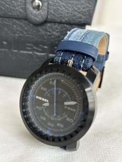 【美品】DIESEL デニムストラップ時計のサムネイル