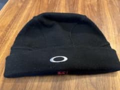 Thumbnail of 希少 赤タグ OAKLEY オークリー ニット帽 ビーニー ブラック（２）