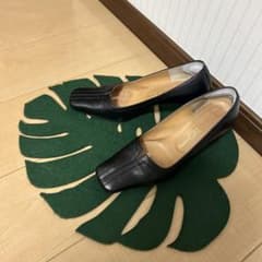 Madame CRI ブラック スクエアトゥ パンプスのサムネイル