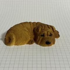 おひるねわんこ 眠る犬 置物 シャーペイ ミニチュアフィギュアのサムネイル