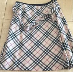 バーバリー ひざ丈スカートのサムネイル