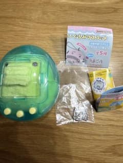 BANDAI たまごっち ぬいぐるみマスコット キャリーケースのサムネイル